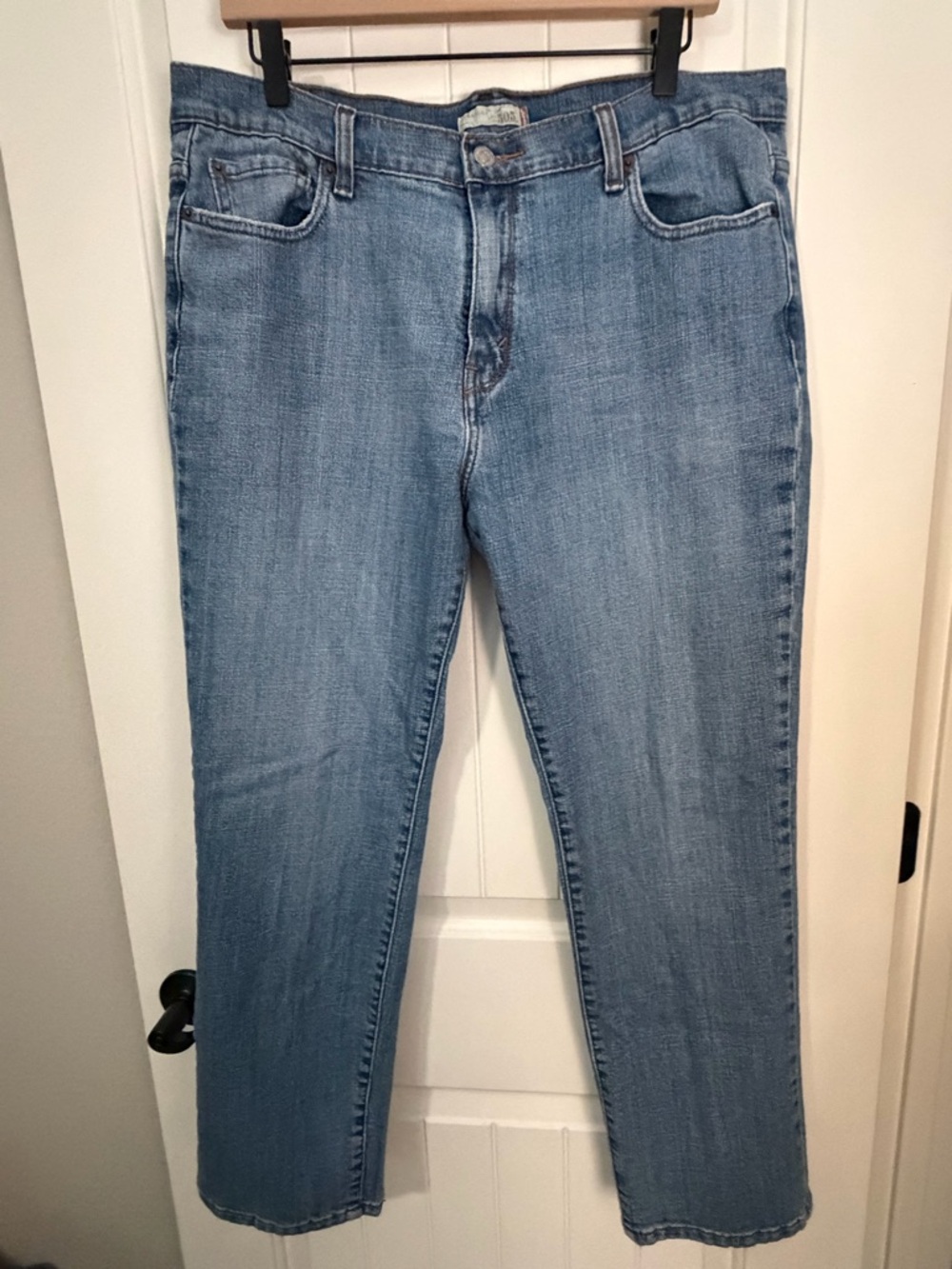 Levi's Women's 505 Straight Leg Jeans in Medium Blue Denim
